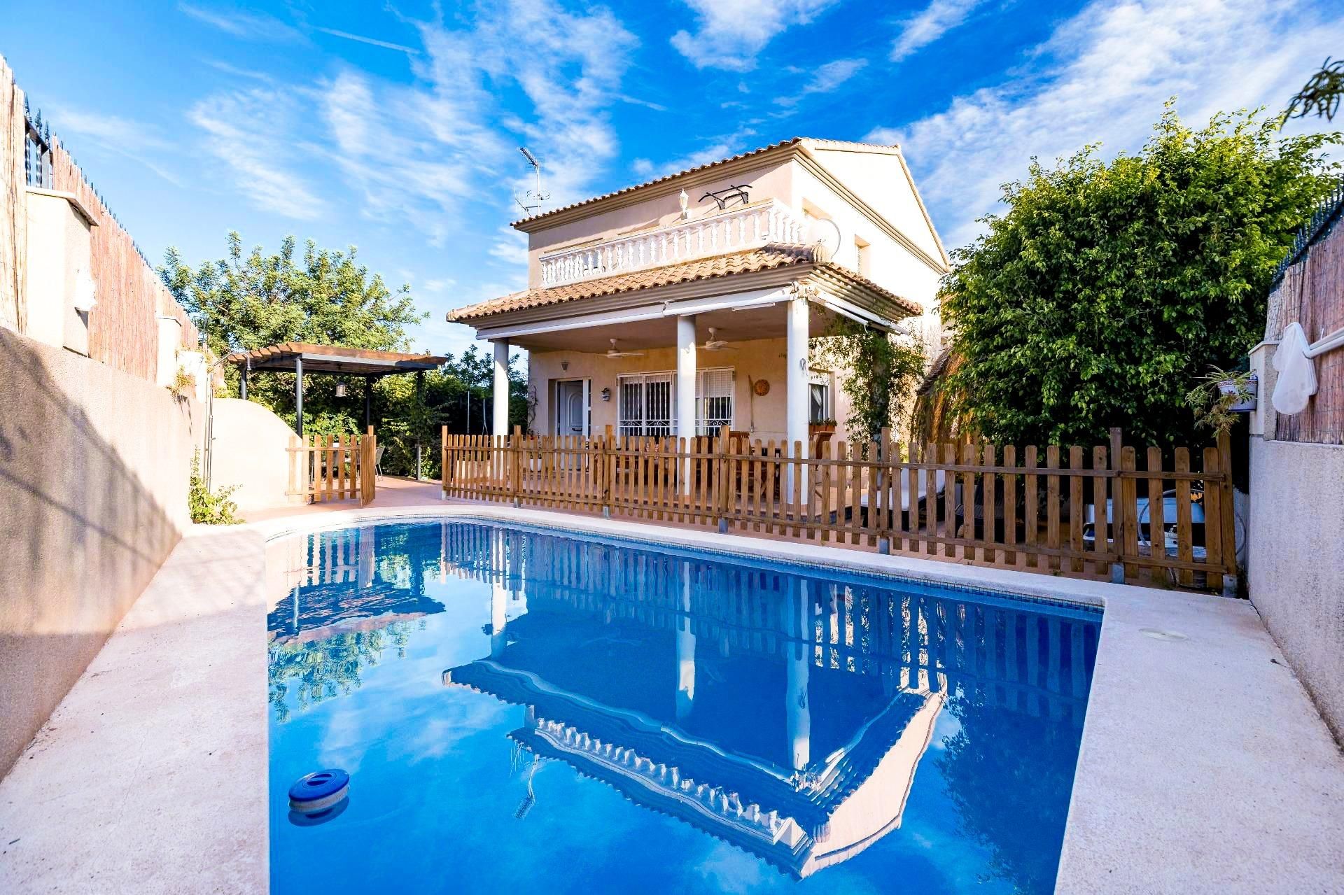 Piscina de Casa o xalet en venda en Benicasim / Benicàssim amb Aire condicionat, Jardí privat i Terrassa