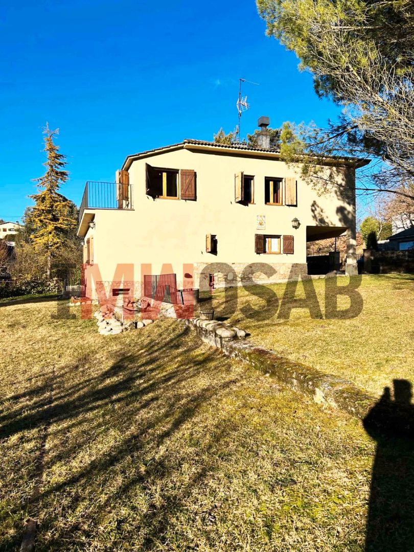 Vista exterior de Casa o chalet de alquiler en Sant Agustí de Lluçanès con Calefacción, Jardín privado y Terraza