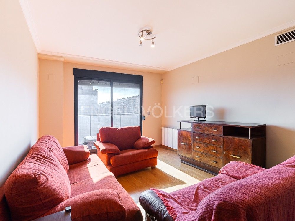 Living room of Flat for rent in  Valencia Capital  with Heating, Private garden and Parquet flooring