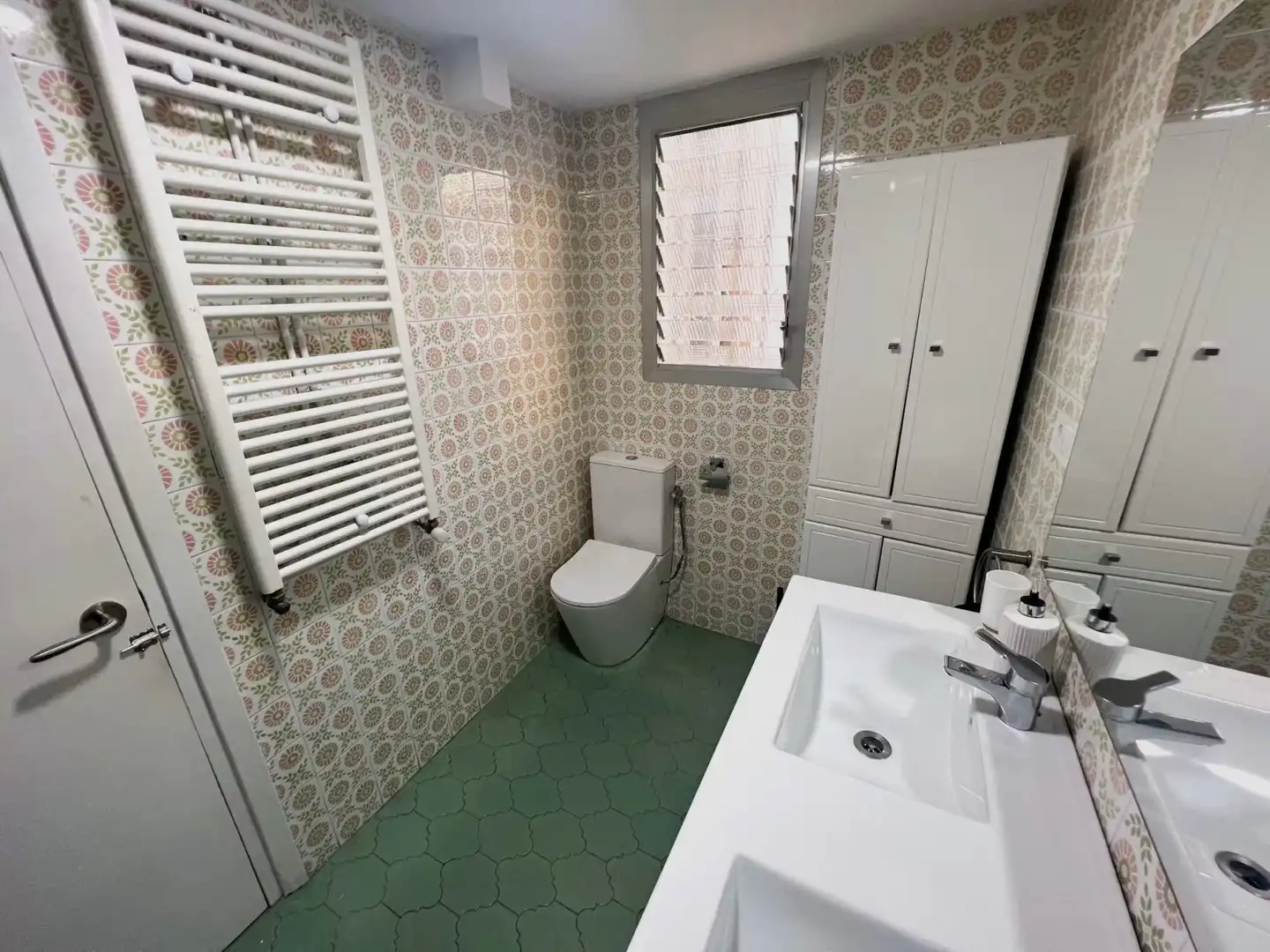 Badezimmer von Wohnung zur untervermieten in Quatre Carreres