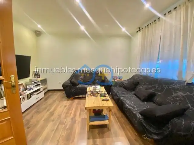 Sala de estar de Casa adosada en venta en Añover de Tajo con Aire acondicionado, Calefacción y Jardín privado