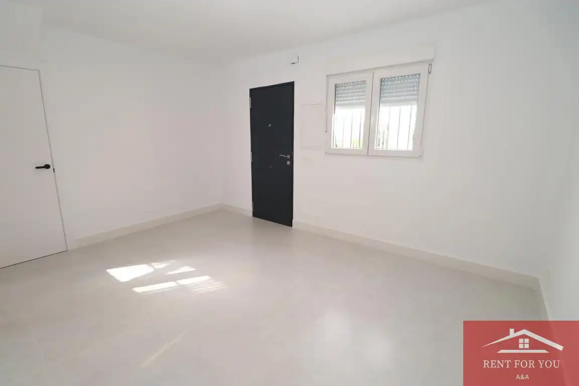 Ground floor for rent in Centro