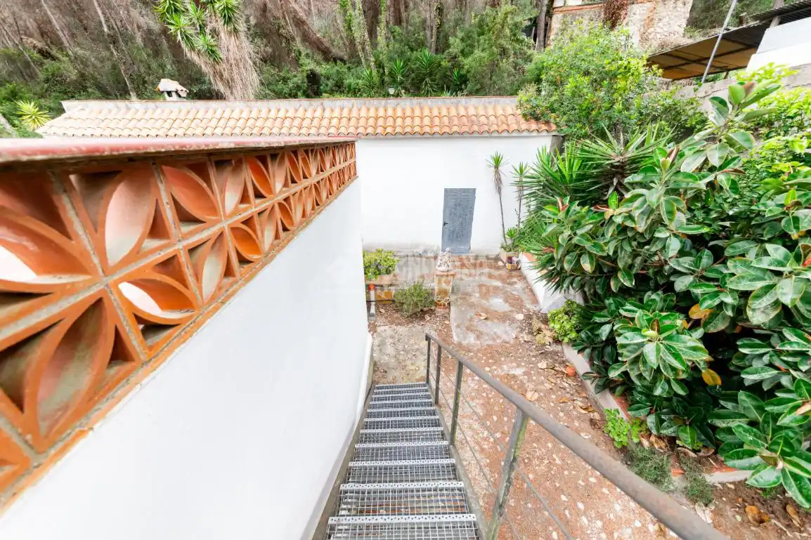 Vista exterior de Finca rústica en venta en Cubelles con Calefacción, Jardín privado y Terraza