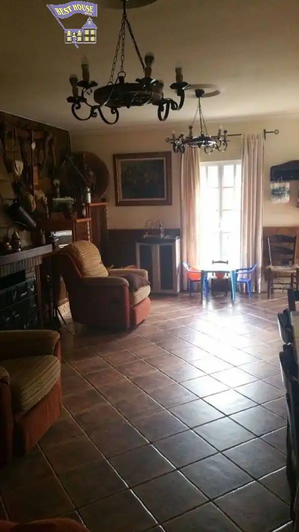 Sala d'estar de Casa o xalet en venda en Arcos de la Frontera amb Aire condicionat, Jardí privat i Traster