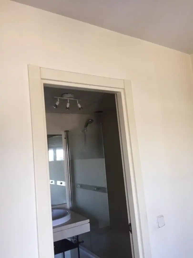 Bathroom of Flat for rent to own in Madrid  with Air Conditioner, Heating and Private garden
