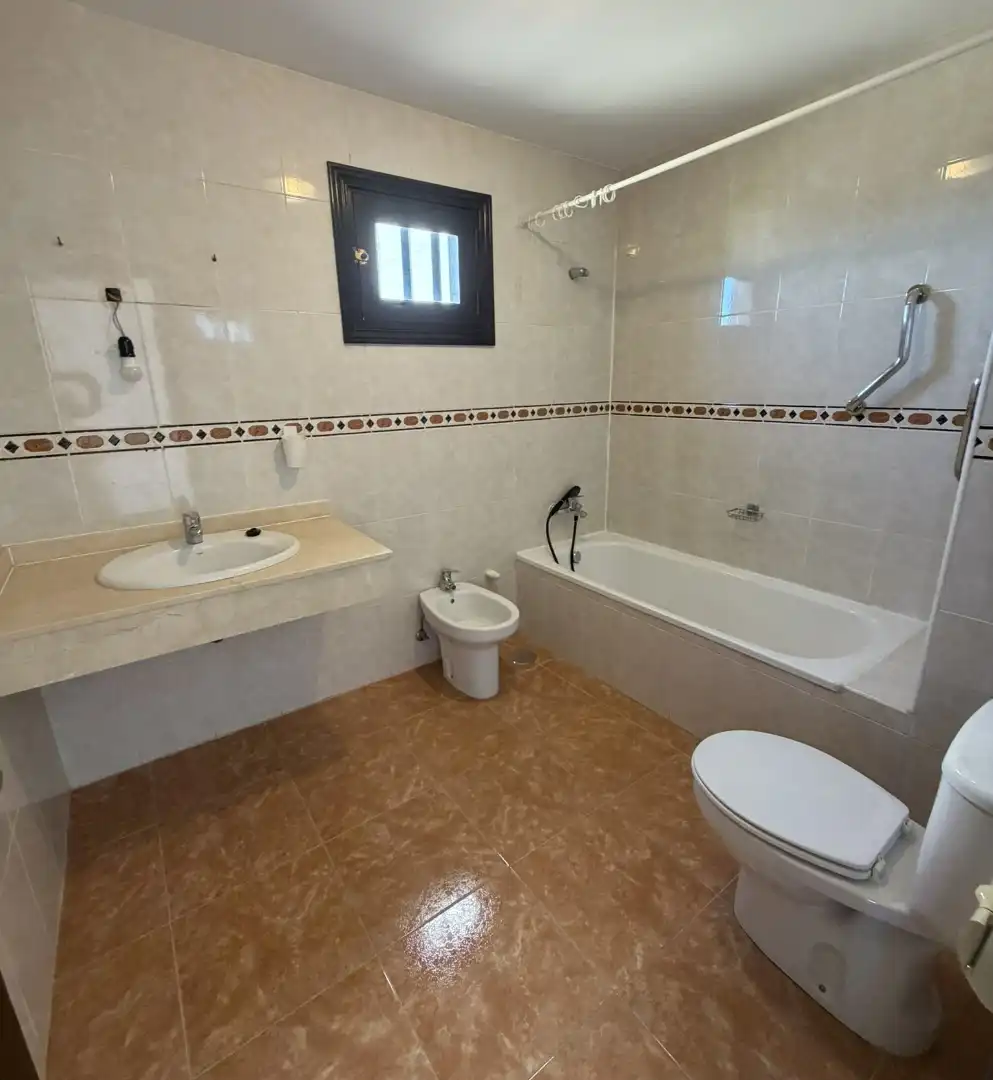 Casa aparellada amb terrassa en venda a Costa Teguise, imagen 18