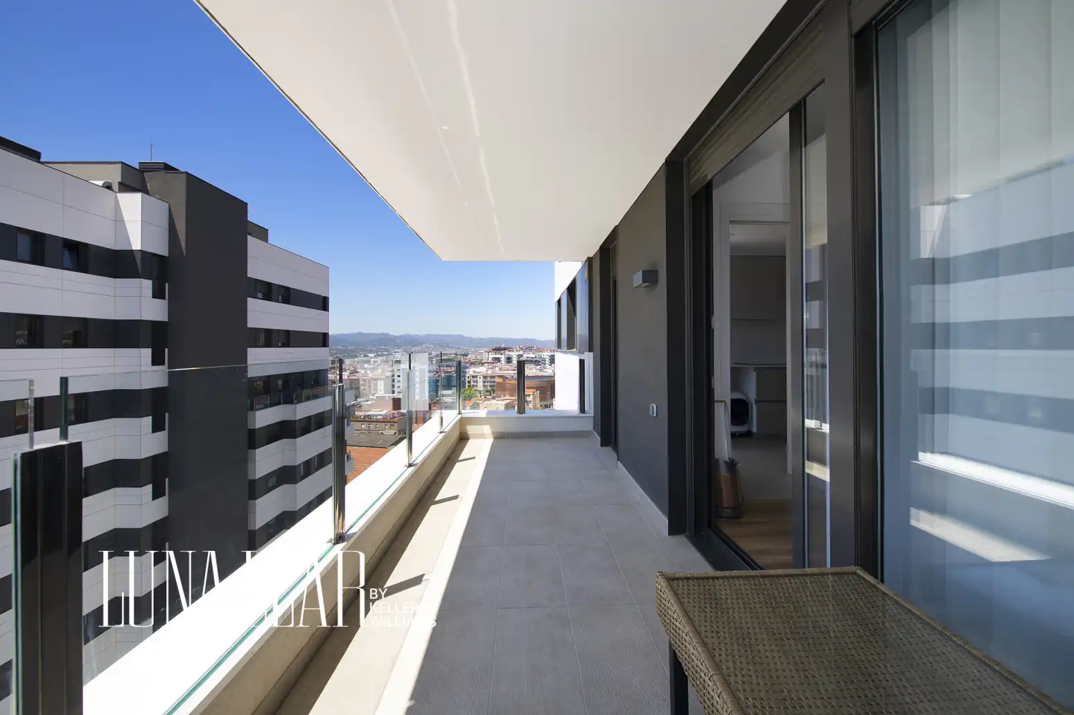 Terraza de Piso en venta en Cornellà de Llobregat con Aire acondicionado, Calefacción y Jardín privado
