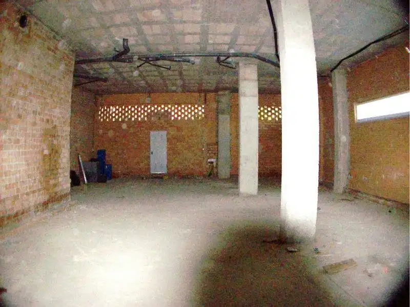 Gewerbefläche zur Miete in Hermano Eugenio, Edificio Capri 1, imagen 2