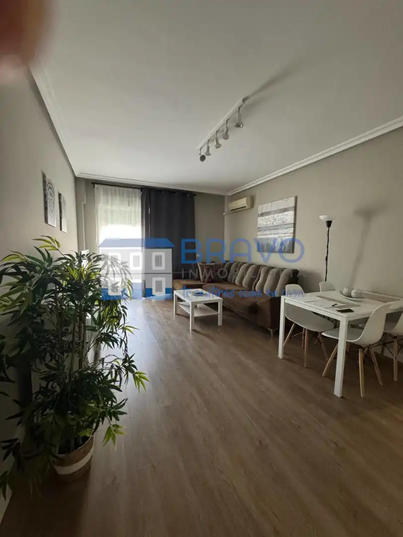 Sala d'estar de Pis en venda en Don Benito amb Aire condicionat, Terrassa i Moblat