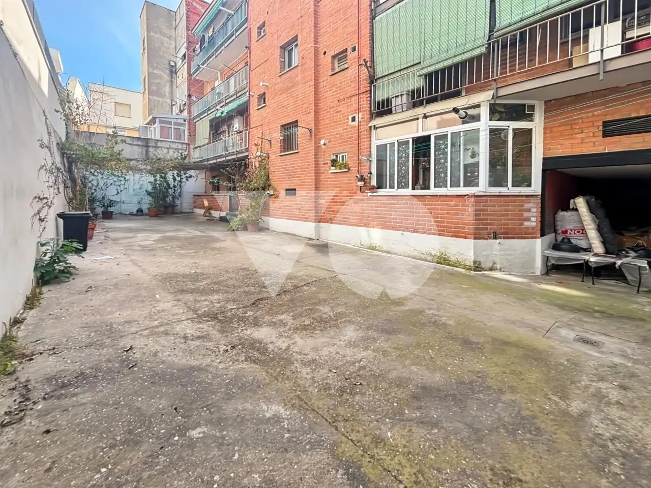 Vista exterior de Pis en venda en Madrid amb Parquet i Traster