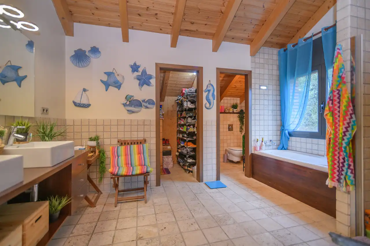 Baño de Casa o chalet de alquiler en Begues con Aire acondicionado, Calefacción y Jardín privado