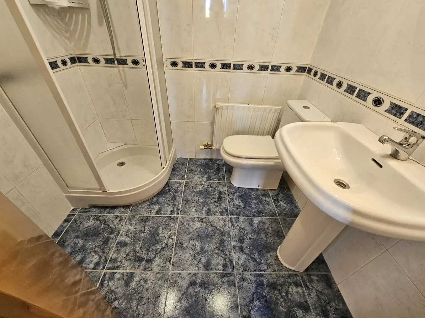 Bany de Pis en venda en Sant Andreu de la Barca amb Aire condicionat, Calefacció i Terrassa