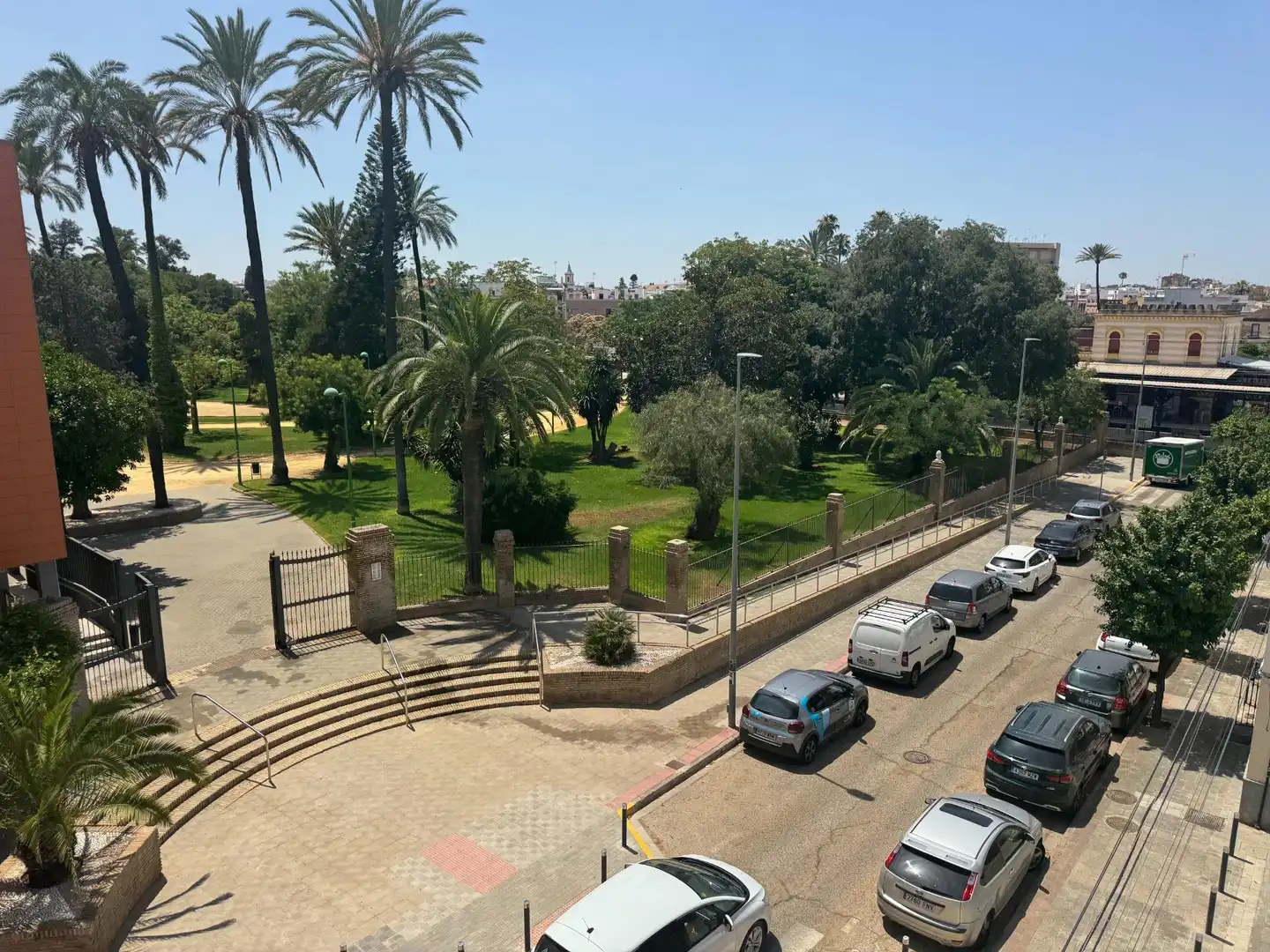 Exterior view of Flat for sale in Dos Hermanas  with Terrace and Storage room