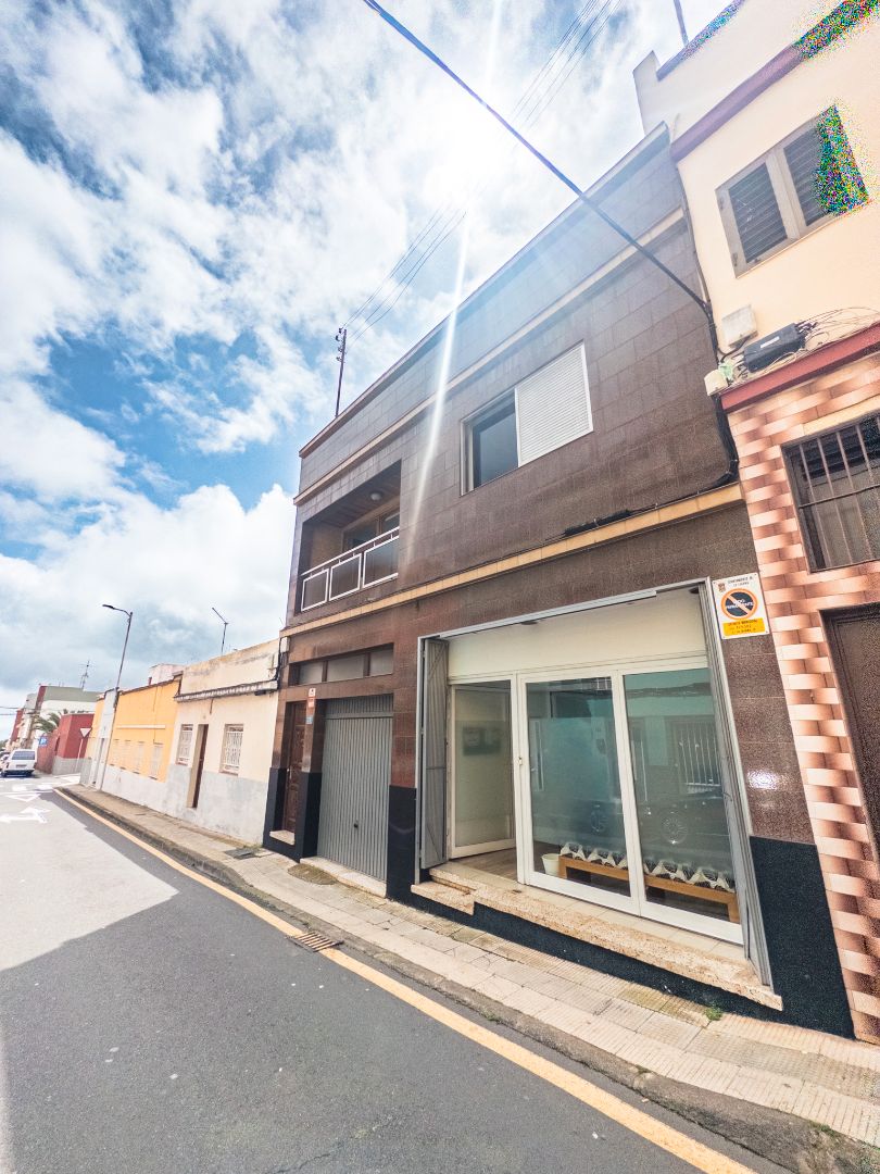 Vista exterior de Casa o chalet en venta en San Cristóbal de la Laguna con Terraza, Trastero y Amueblado