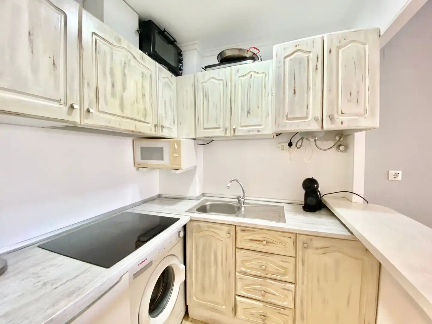 Cocina de Estudio de alquiler en Torrevieja con Aire acondicionado, Calefacción y Amueblado
