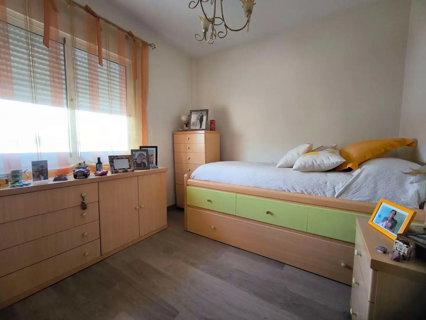 Habitación de Casa o chalet en venta en La Nucia con Aire acondicionado, Calefacción y Jardín privado