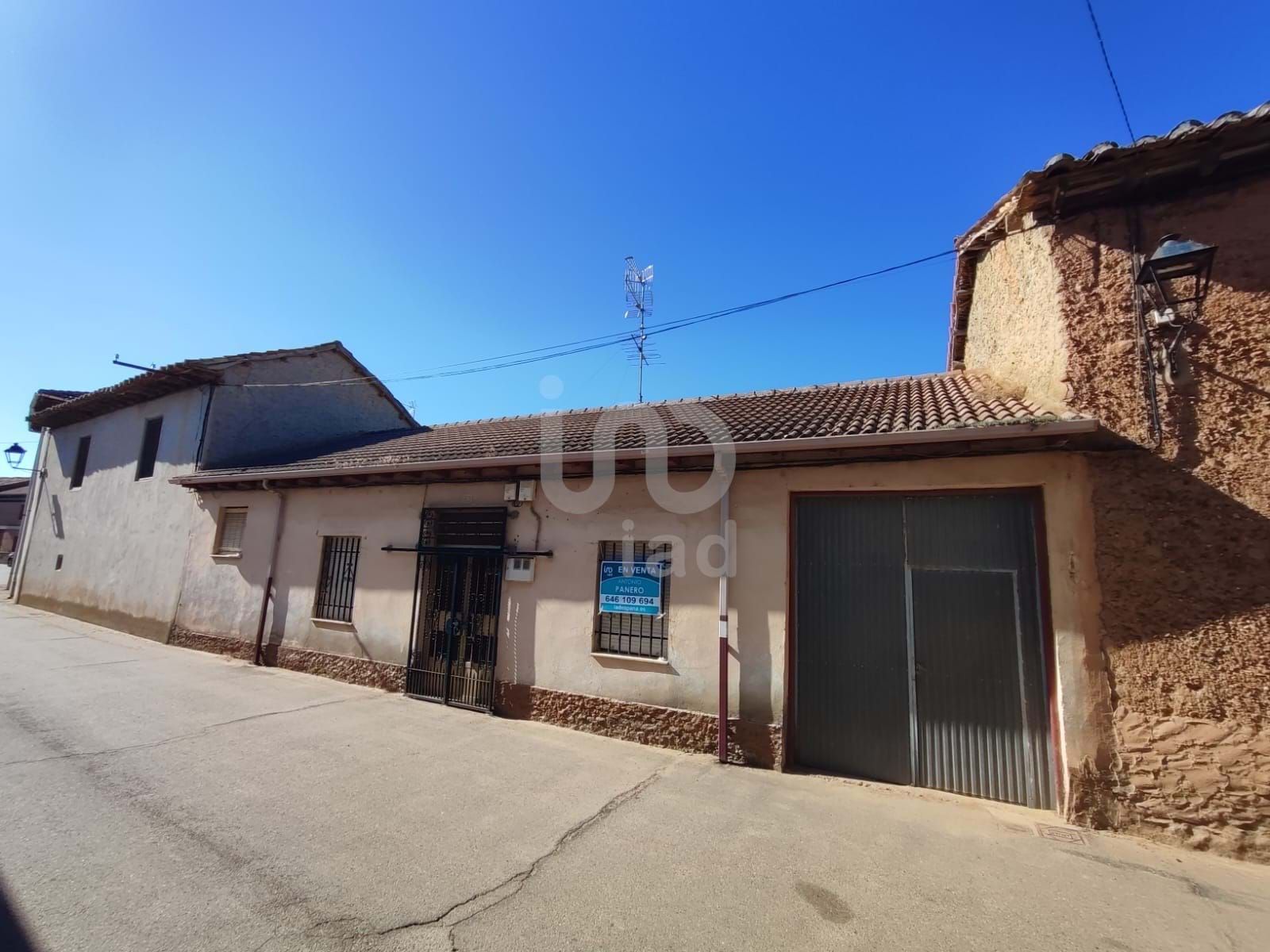 Vista exterior de Edifici en venda en Villares de Órbigo