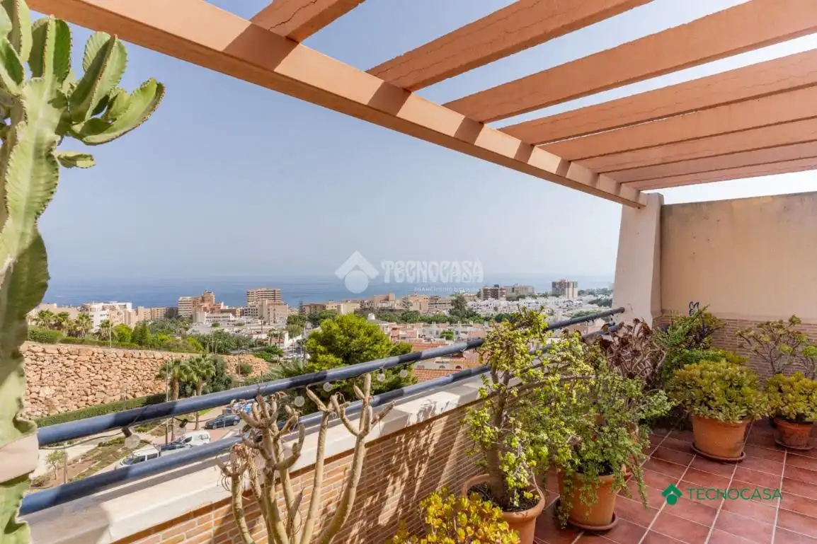 Terrassa de Pis en venda en Roquetas de Mar amb Parquet i Terrassa