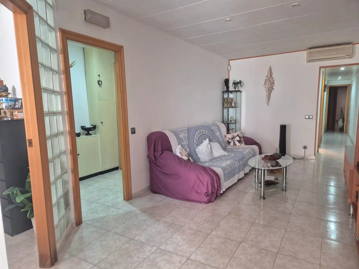 Sala d'estar de Planta baixa en venda en Barcelona amb Aire condicionat i Terrassa