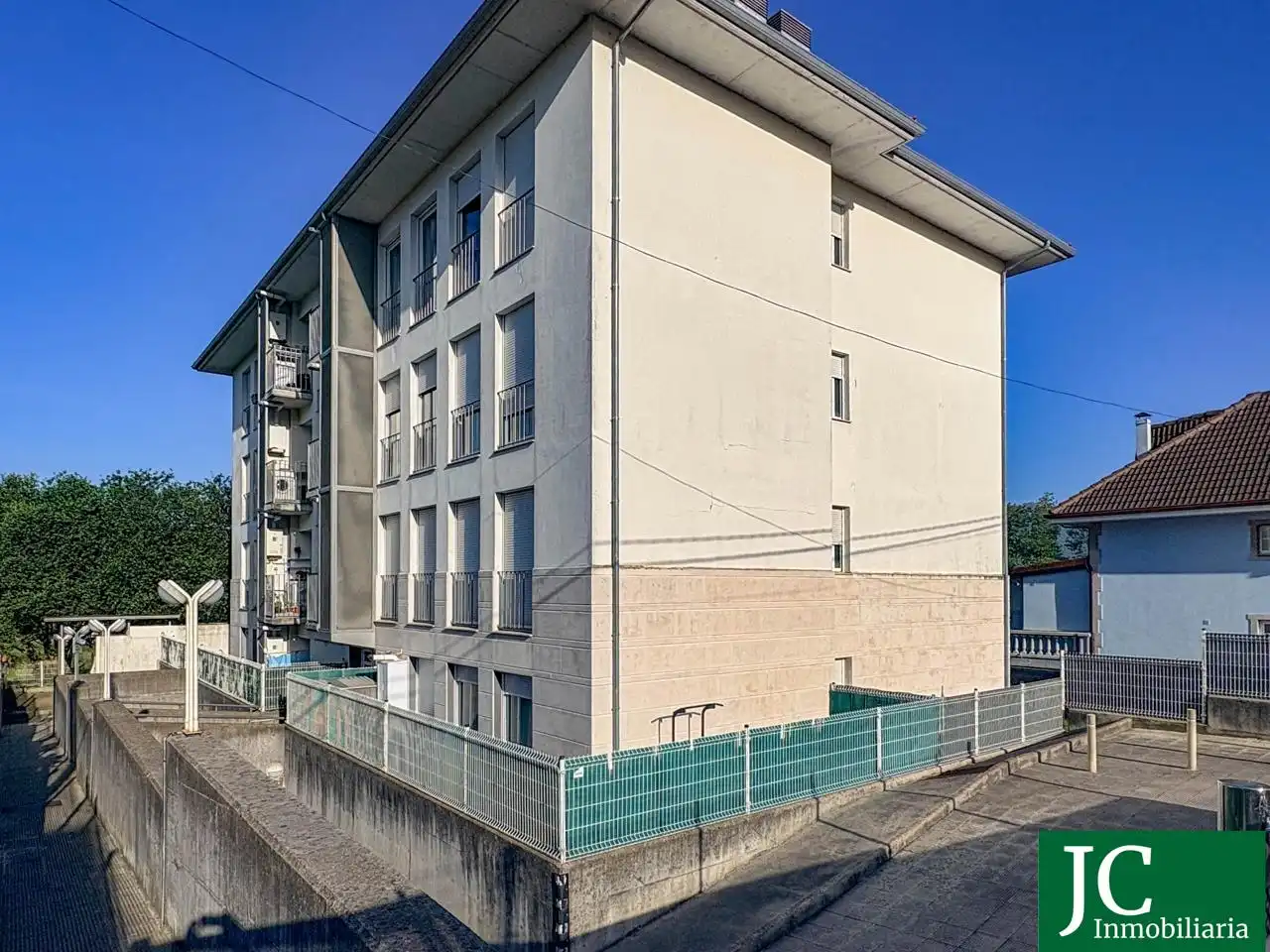 Vista exterior de Planta baja en venta en Bárcena de Cicero con Calefacción, Jardín privado y Terraza