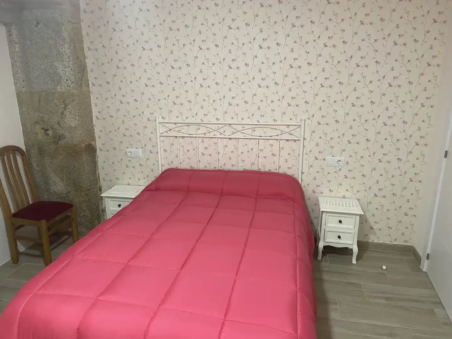 Schlafzimmer von Wohnung zur Miete in Carnota mit Möbliert und Balkon