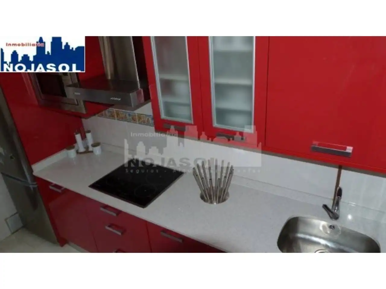 Cuina de Àtic de lloguer en Noja amb Calefacció, Terrassa i Moblat
