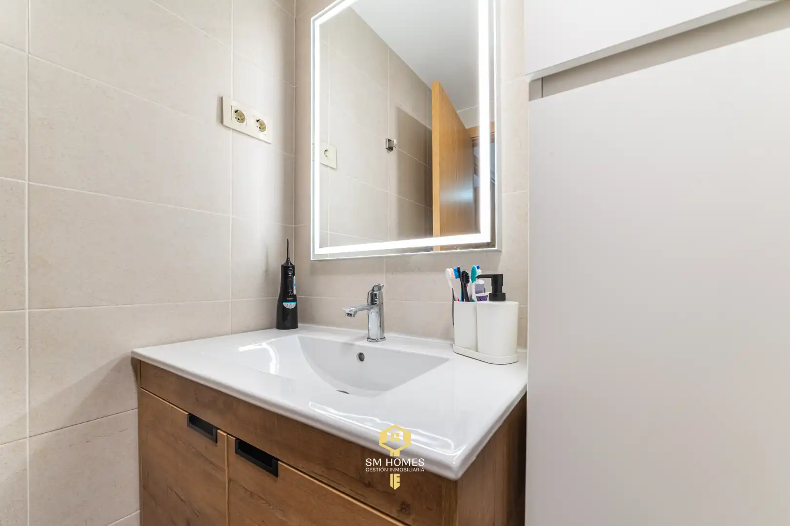 Bathroom of Flat for sale in Loeches  with Air Conditioner, Heating and Private garden