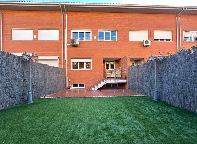 Casa-chalet en Venta en Calle Tablas de Daimiel en Miramadrid
