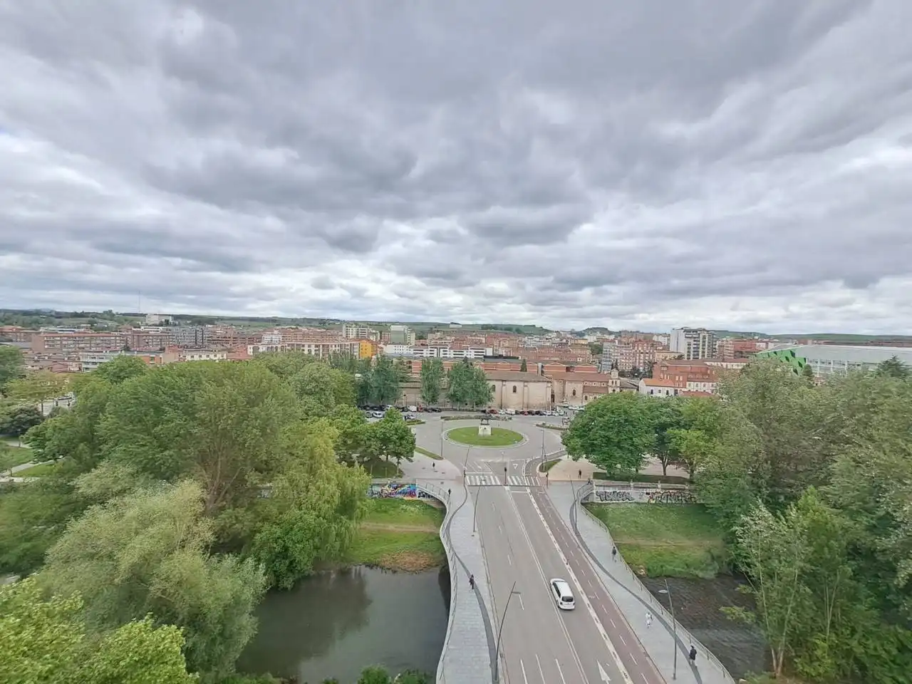 Vista exterior de Pis en venda en Burgos amb Calefacció, Parquet i Terrassa