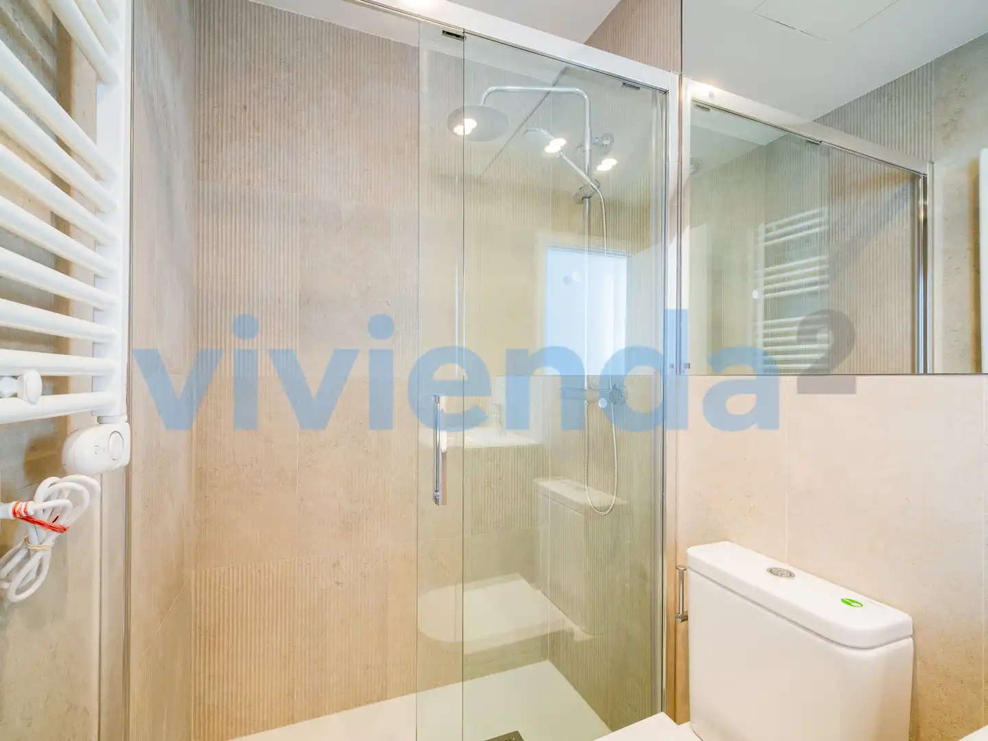 Baño de Piso de alquiler en Madrid con Aire acondicionado y Balcón