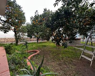 Jardí de Casa adosada en venda en Vélez-Málaga amb Jardí privat i Moblat