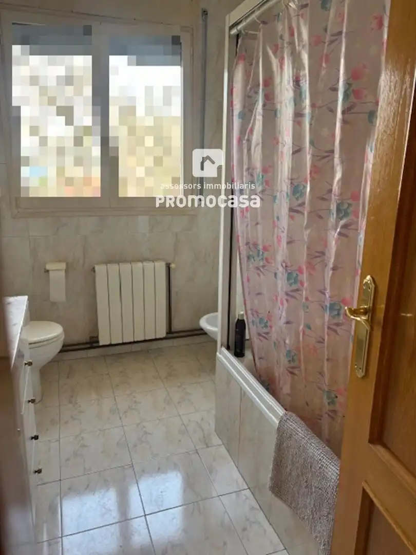 Baño de Casa o chalet en venta en Barberà del Vallès con Calefacción, Terraza y Balcón