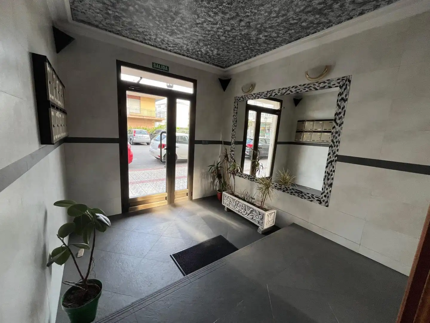 Planta baixa en venda en Colindres amb Calefacció i Jardí privat