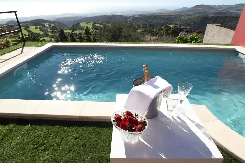 Swimming pool of Houses for sale in Santa Brígida  with Air Conditioner, Heating and Private garden