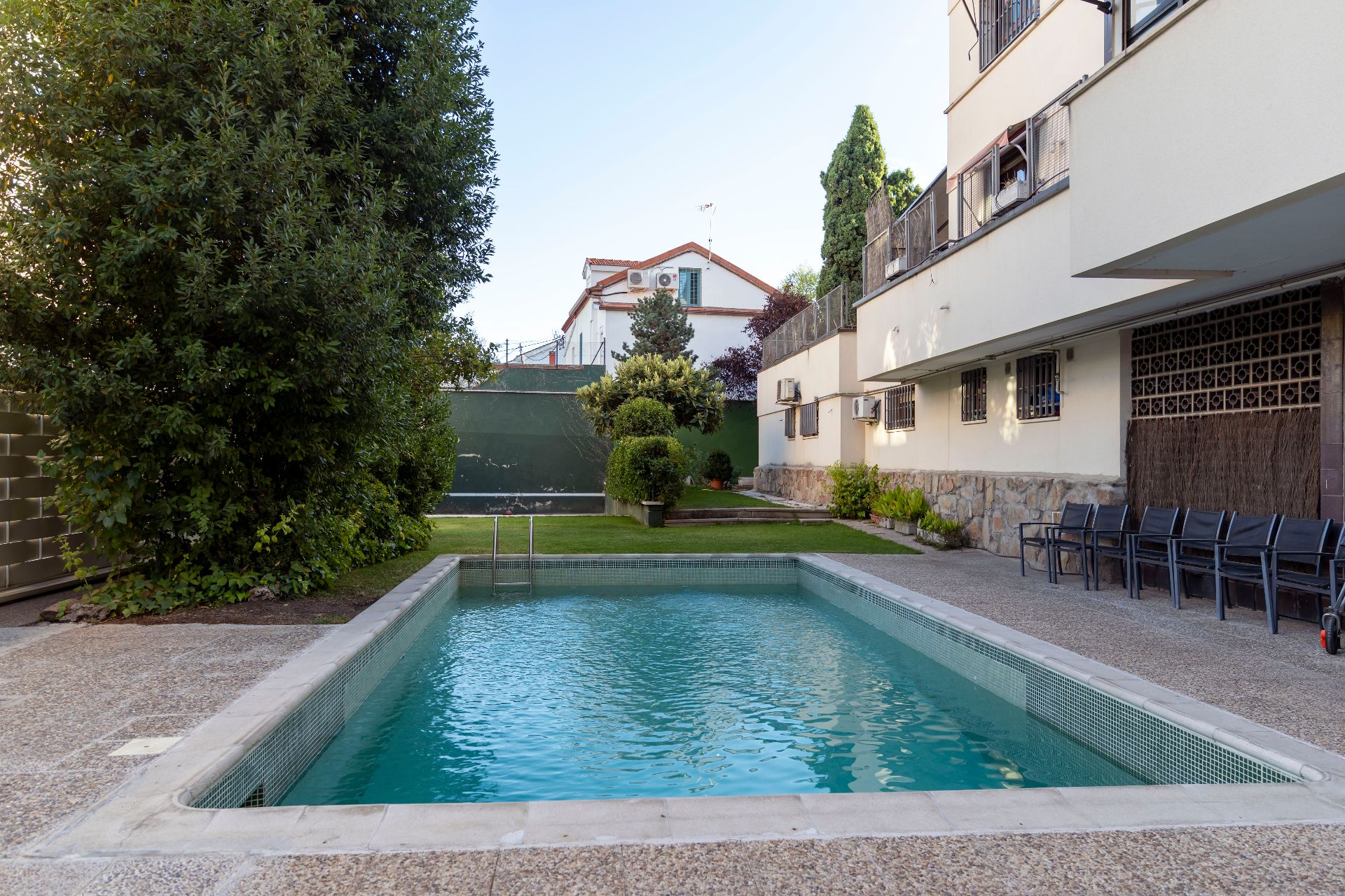 Swimming pool of Flat for sale in  Madrid Capital  with Air Conditioner, Heating and Parquet flooring