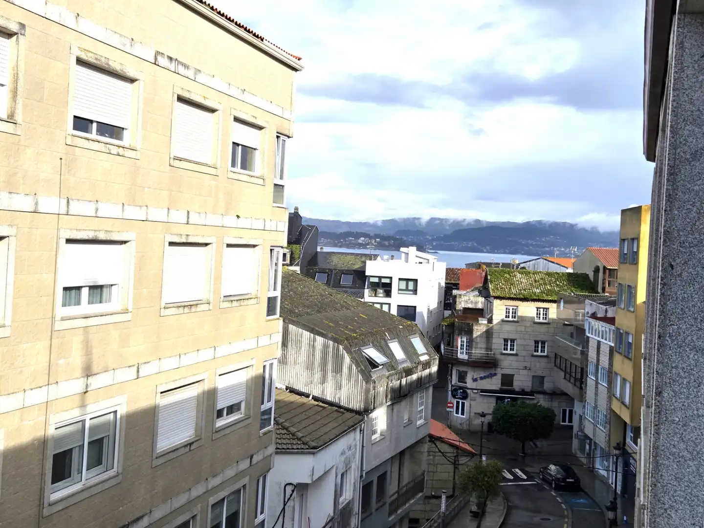 Exterior view of Flat for sale in Sanxenxo  with Parquet flooring, Terrace and Oven