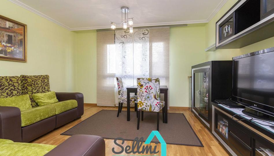 Foto 1 de Piso de alquiler en Puerto Ventana, Lugones, Asturias