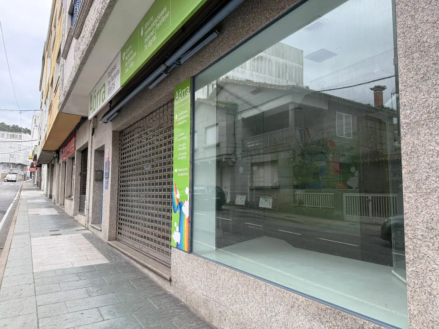 Business premises to rent in Rúa Luís Casais, imagen 3