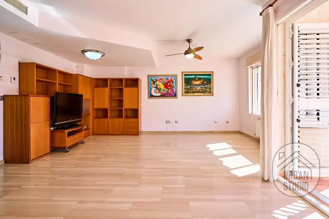 Sala d'estar de Casa o xalet en venda en Alicante / Alacant amb Aire condicionat, Calefacció i Terrassa