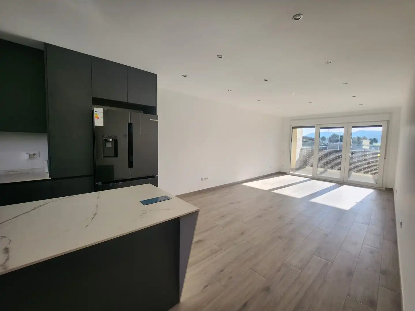 Sala de estar de Casa adosada en venta en Villalbilla con Calefacción, Jardín privado y Trastero