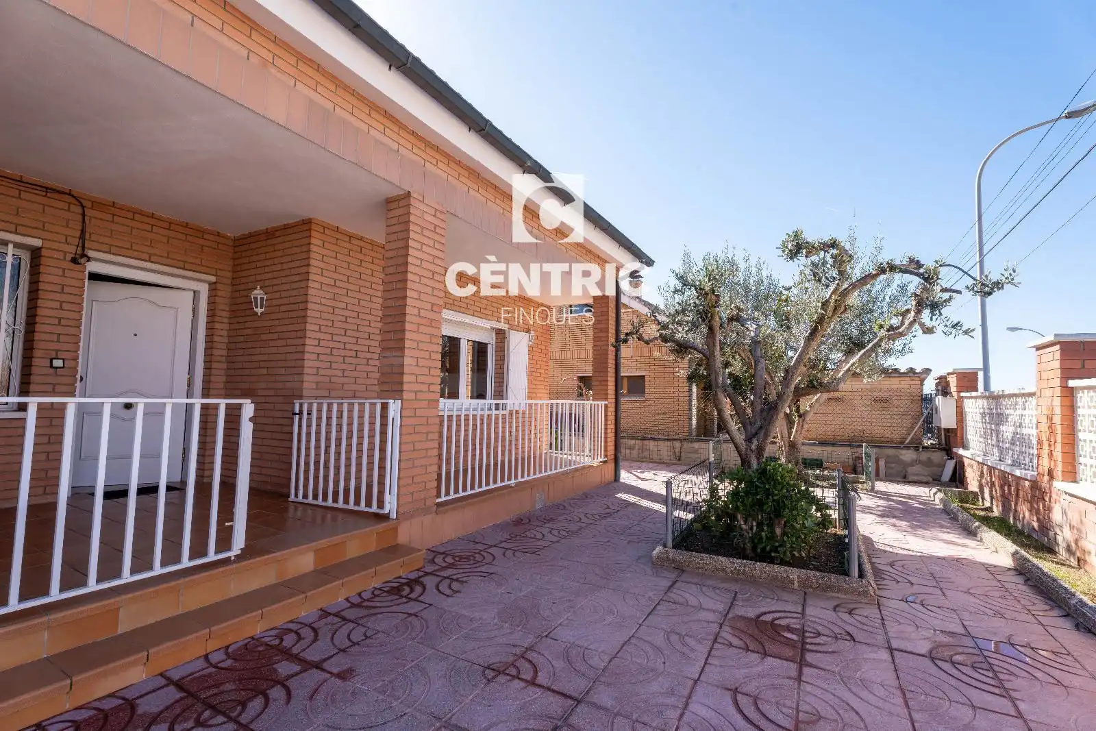 Vista exterior de Casa o chalet en venta en Rubí con Calefacción