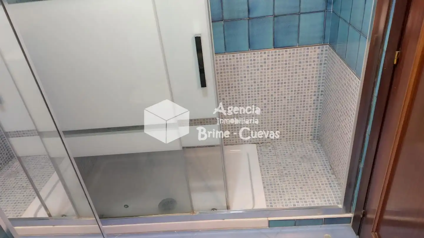 Baño de Piso de alquiler en Oviedo  con Calefacción