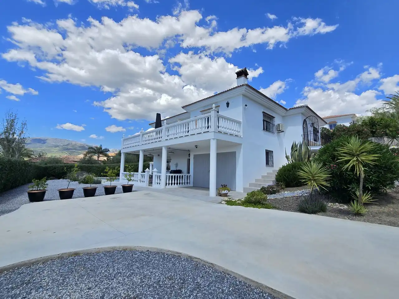 Vista exterior de Casa o chalet en venta en Alcaucín con Aire acondicionado y Piscina