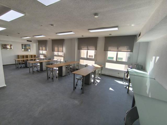 Oficina en Alquiler en Pintor Lorenzo Casanova en Ensanche - Diputación