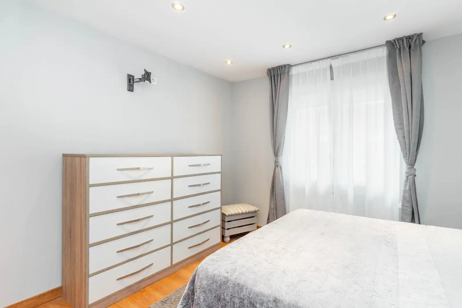 Bedroom of Apartments for sale in San Martín del Rey Aurelio  with Heating, Parquet flooring and Storage room