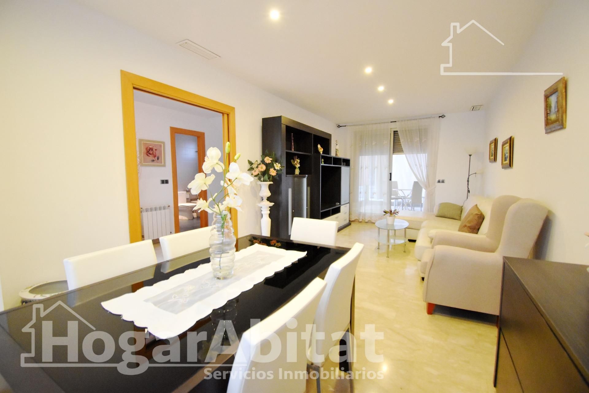 Sala de estar de Casa adosada en venta en Gandia con Aire acondicionado, Calefacción y Terraza