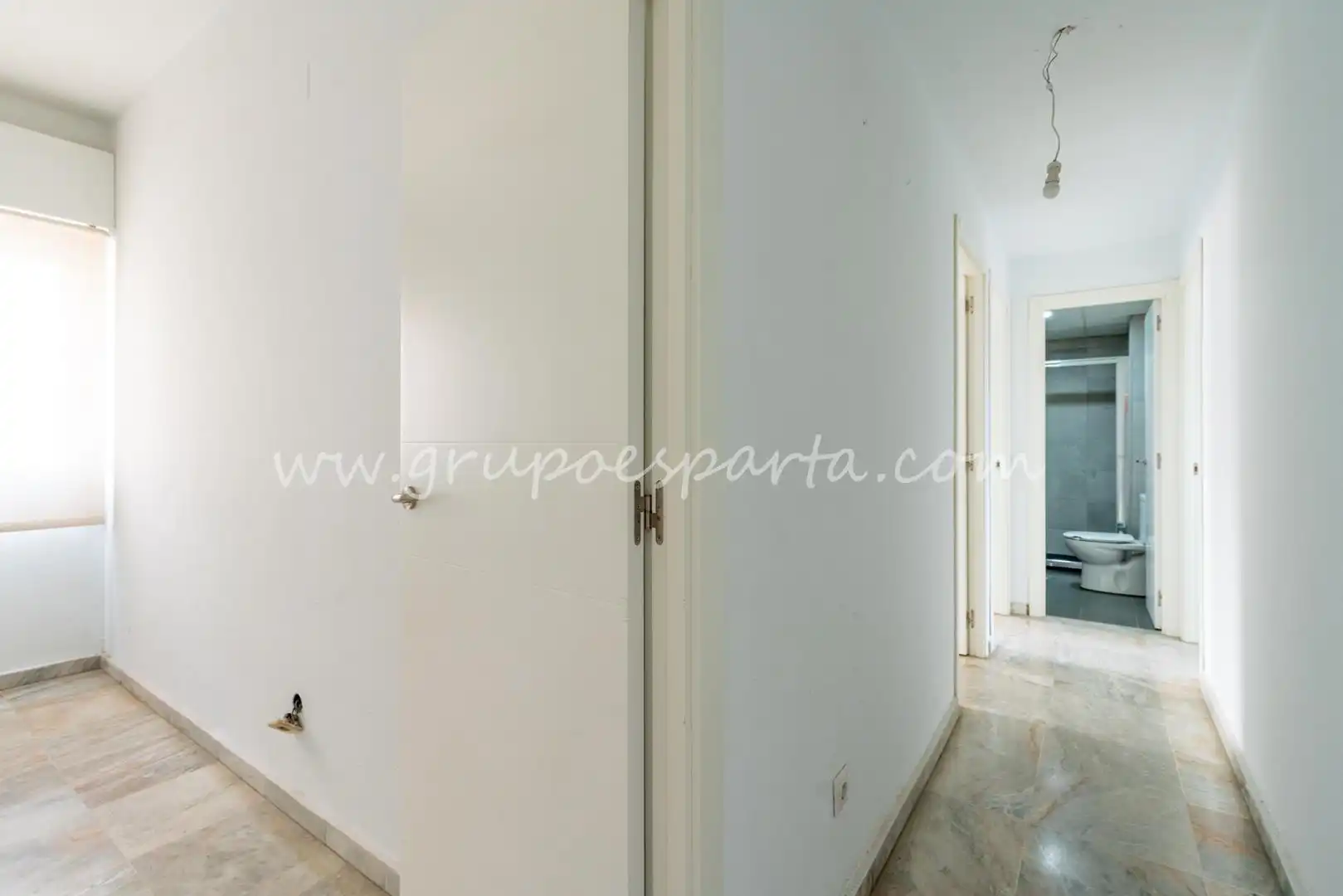 Flat for sale in Sevilla  with Air Conditioner and Balcony