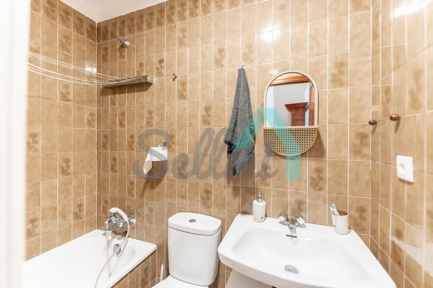 Badezimmer von Wohnung zur Miete in Oviedo  mit Heizung, Parkett und Möbliert
