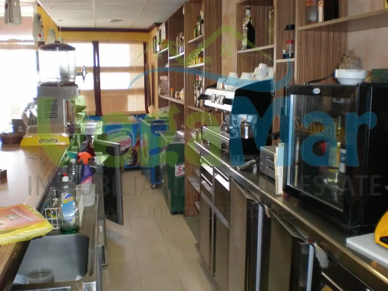 Business premises for sale in Almuñecar centro