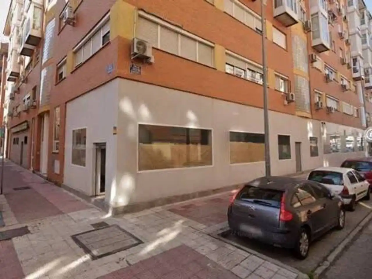 Locale commerciale in vendita a Calle Pinto - San Roque